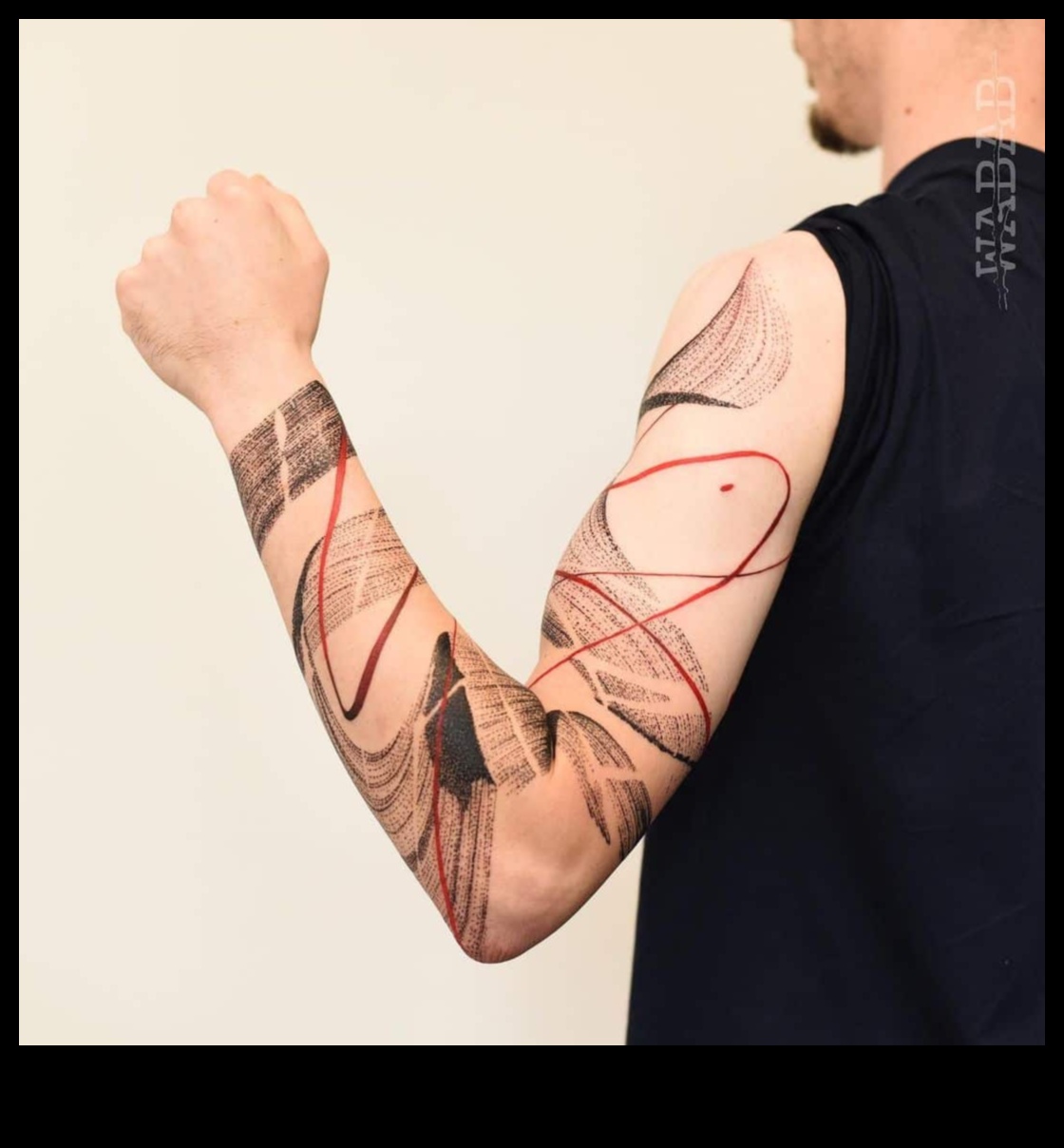 Bold Brushstrokes: Craftsmanship in Statement Arm Tattoo Narratives
