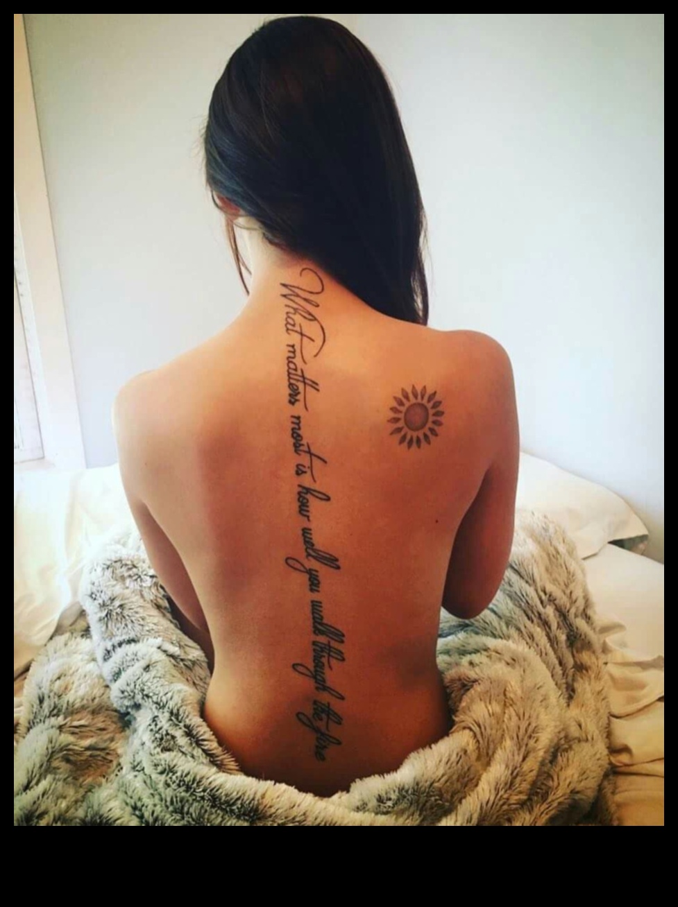 Beyond the Spine: Εξερευνήστε τον κόσμο των επικών ιστοριών τατουάζ πίσω