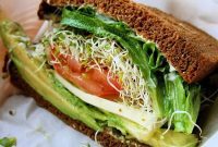 Captain Mauris: Your Ultimate Lunch Anchor