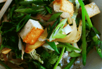 Crispy Tofu and Colorful Vegetable Stir-Fry