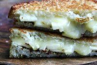 Riverview Orchard’s Golden Harvest: Grilled Apple, Cheddar, and Mustard Sandwich