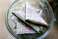 Simple 4-Ingredient Peppermint Bark