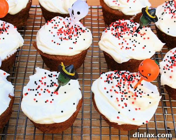 Pumpkin Cupcakes with Cream Cheese Frosting