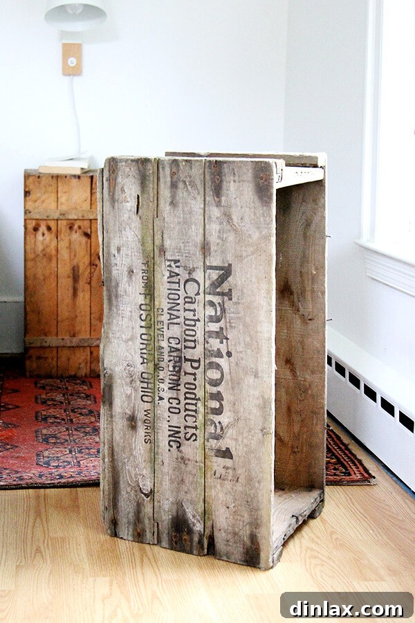 The Queen of American Lakes 21 An old wooden crate, full of character and history, representing the treasures found while antiquing in Bolton Landing.