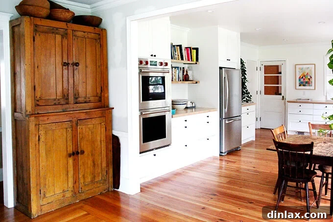 A modern kitchen setting with a Uashmama bag for bread storage, showcasing practical and stylish solutions.