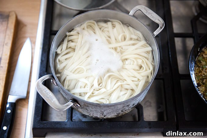 Sichuan Chili Express 9 How to make Chinese noodles with chilies, scallions, and cabbage.