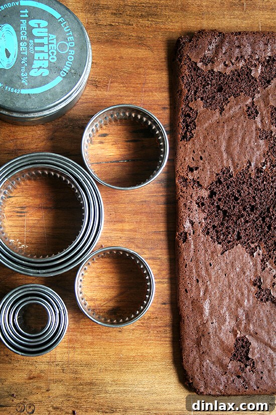 Fluted Cutters A selection of fluted cookie cutters, perfect for creating decorative ice cream sandwich shapes.