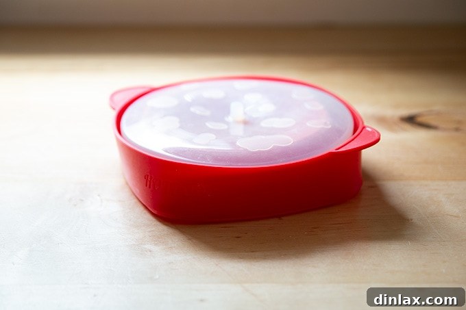 15 Perfect Mothers Day Gifts 16 A collapsed silicone popcorn popper, demonstrating its compact storage design.