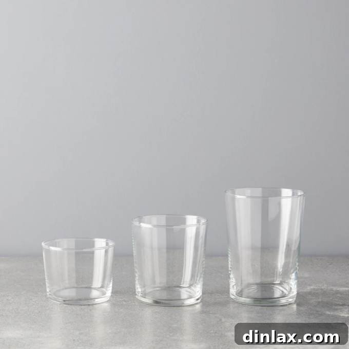 Set of clear stackable Bodega glasses